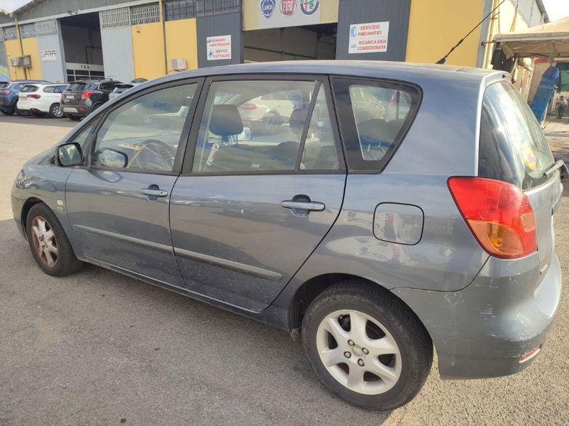 Toyota Corolla Verso 2.0 tdi D-4D