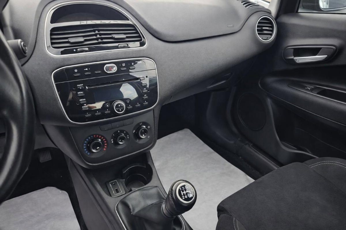 Fiat Punto 1.4 8V 5 porte Easypower Lounge (7)
