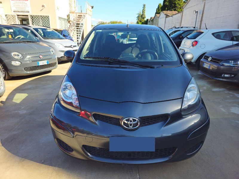 Toyota Aygo 1.0 12V VVT-i 5 porte Sol Connect Red Edition