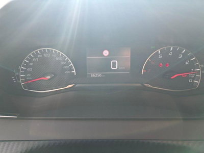 Peugeot 2008 PureTech 100 S&S Active Pack (11)