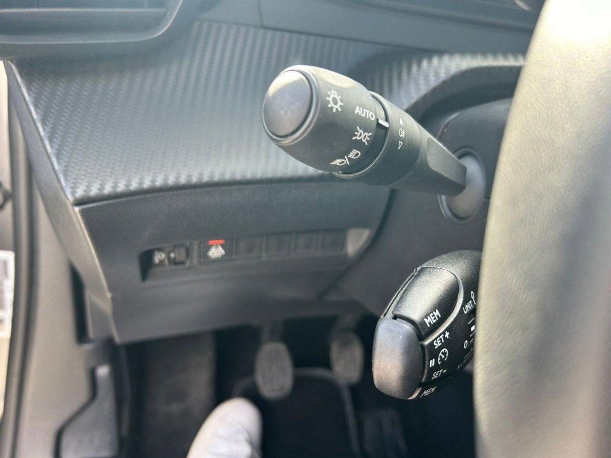 Peugeot 2008 PureTech 100 S&S Active Pack (16)