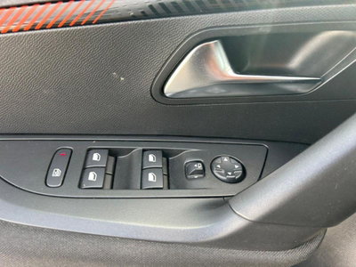 Peugeot 2008 PureTech 100 S&S Active Pack (17)