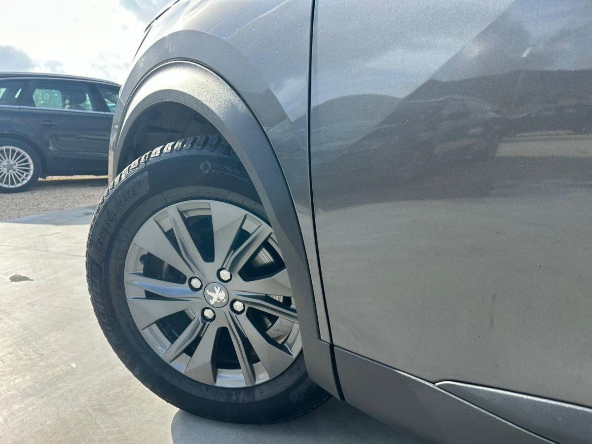 Peugeot 2008 PureTech 100 S&S Active Pack (18)