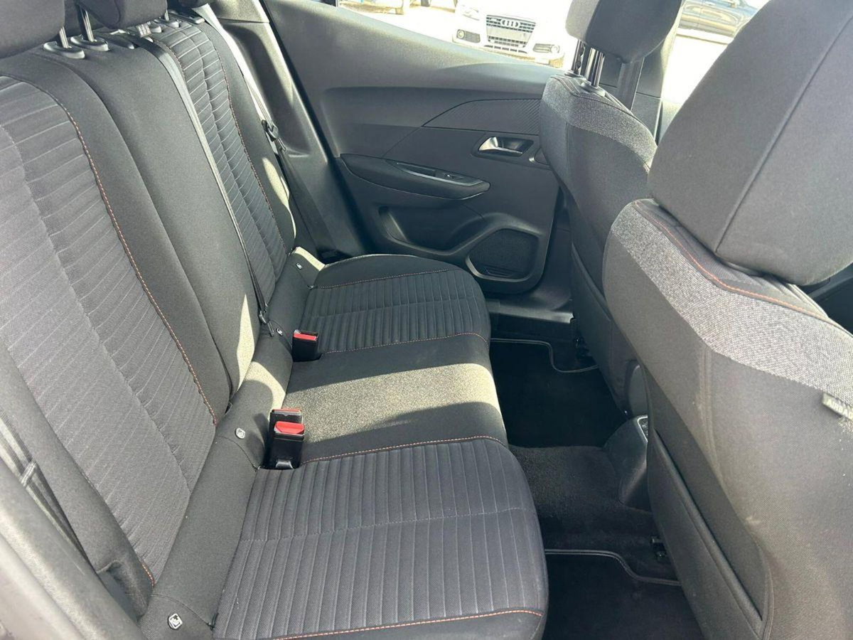 Peugeot 2008 PureTech 100 S&S Active Pack (6)