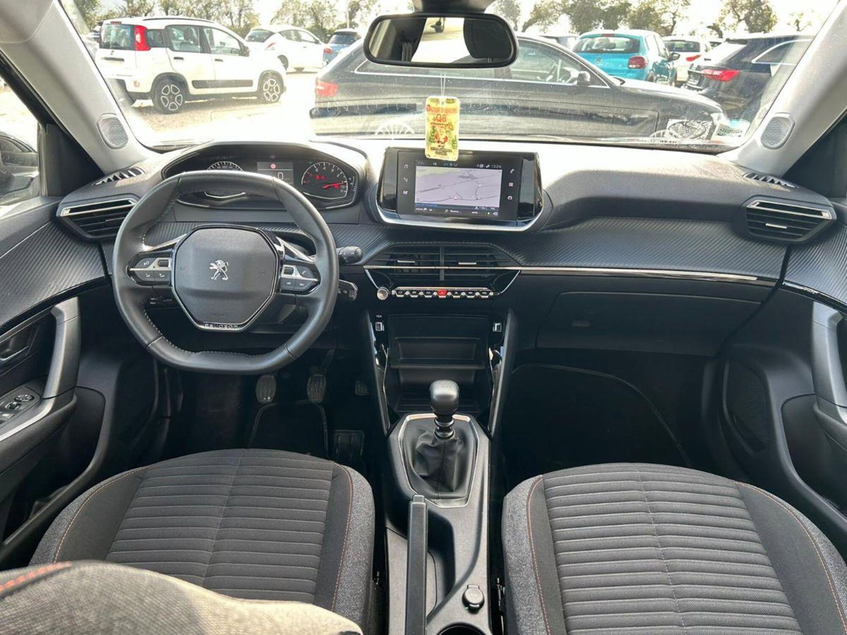 Peugeot 2008 PureTech 100 S&S Active Pack (7)
