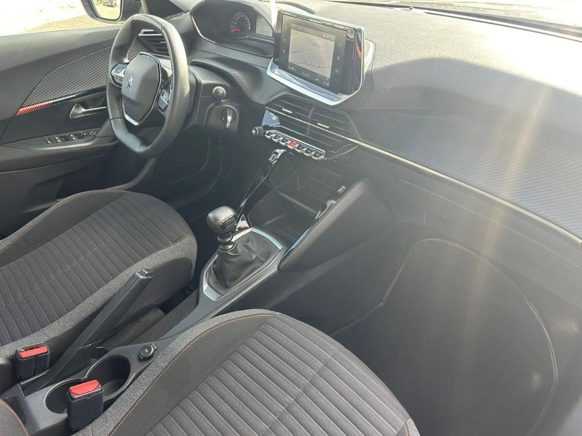 Peugeot 2008 PureTech 100 S&S Active Pack (8)