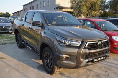 Toyota Hilux 2.8 d-4d 48V double cab Invincible auto nuovo