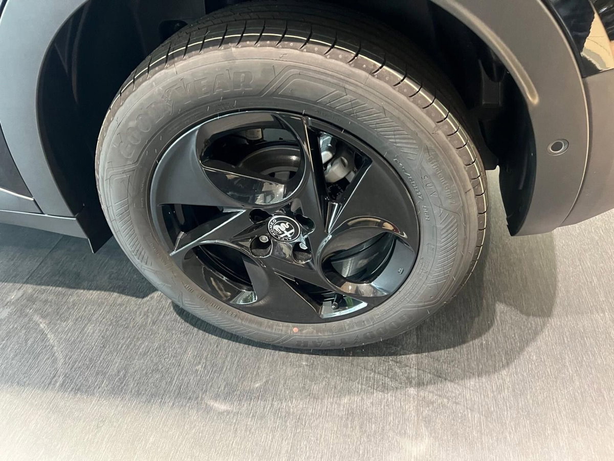Alfa Romeo Junior 1.2 ibrida 145cv edct6 (6)