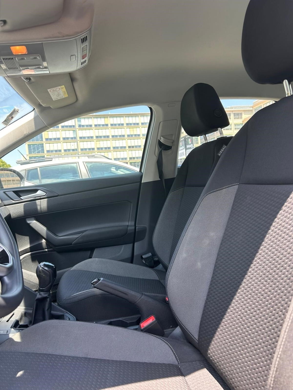 Volkswagen Taigo 1.0 tsi Life 95cv (6)
