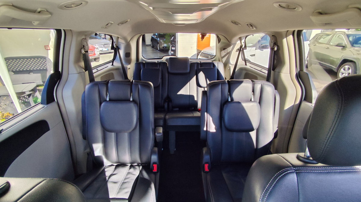 Lancia Voyager 2.8 Turbodiesel Platinum 163 CV (14)