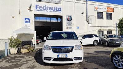 Lancia Voyager 2.8 Turbodiesel Platinum 163 CV (2)