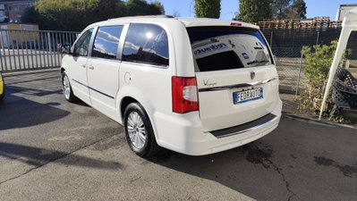 Lancia Voyager 2.8 Turbodiesel Platinum 163 CV (5)