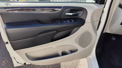 Lancia Voyager 2.8 Turbodiesel Platinum 163 CV (6)