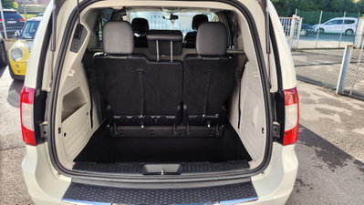 Lancia Voyager 2.8 Turbodiesel Platinum 163 CV (7)