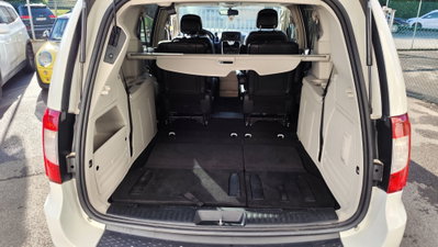 Lancia Voyager 2.8 Turbodiesel Platinum 163 CV (8)