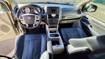 Lancia Voyager 2.8 Turbodiesel Platinum 163 CV (9)