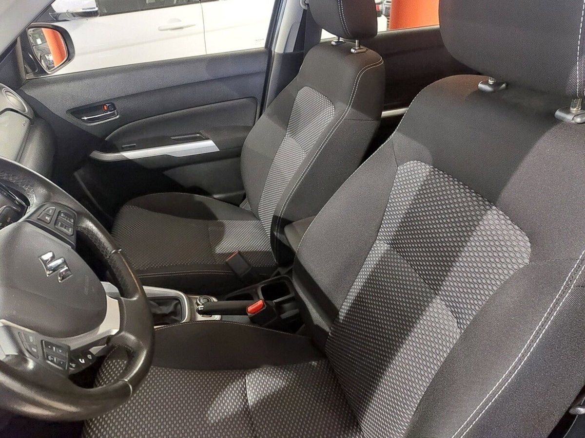 Suzuki Vitara 1.6 DDiS 4WD AllGrip DCT V-Top (6)
