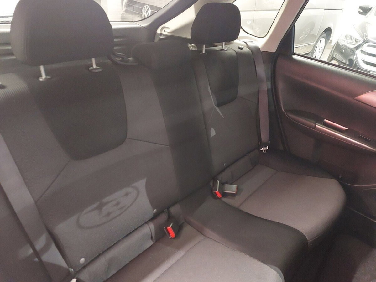 Subaru Impreza 2.0D Comfort (9)