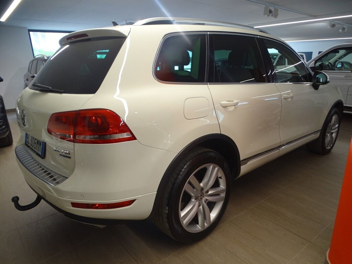 Volkswagen Touareg 3.0 TDI 245 CV tip. BMT Terrain Tech Executive (3)
