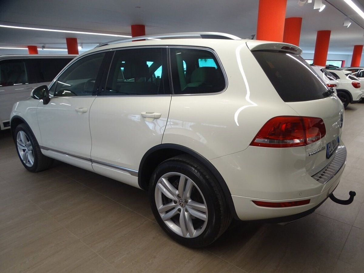 Volkswagen Touareg 3.0 TDI 245 CV tip. BMT Terrain Tech Executive (4)