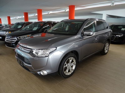 Mitsubishi Outlander 2.2 DI-D 4WD Intense usata