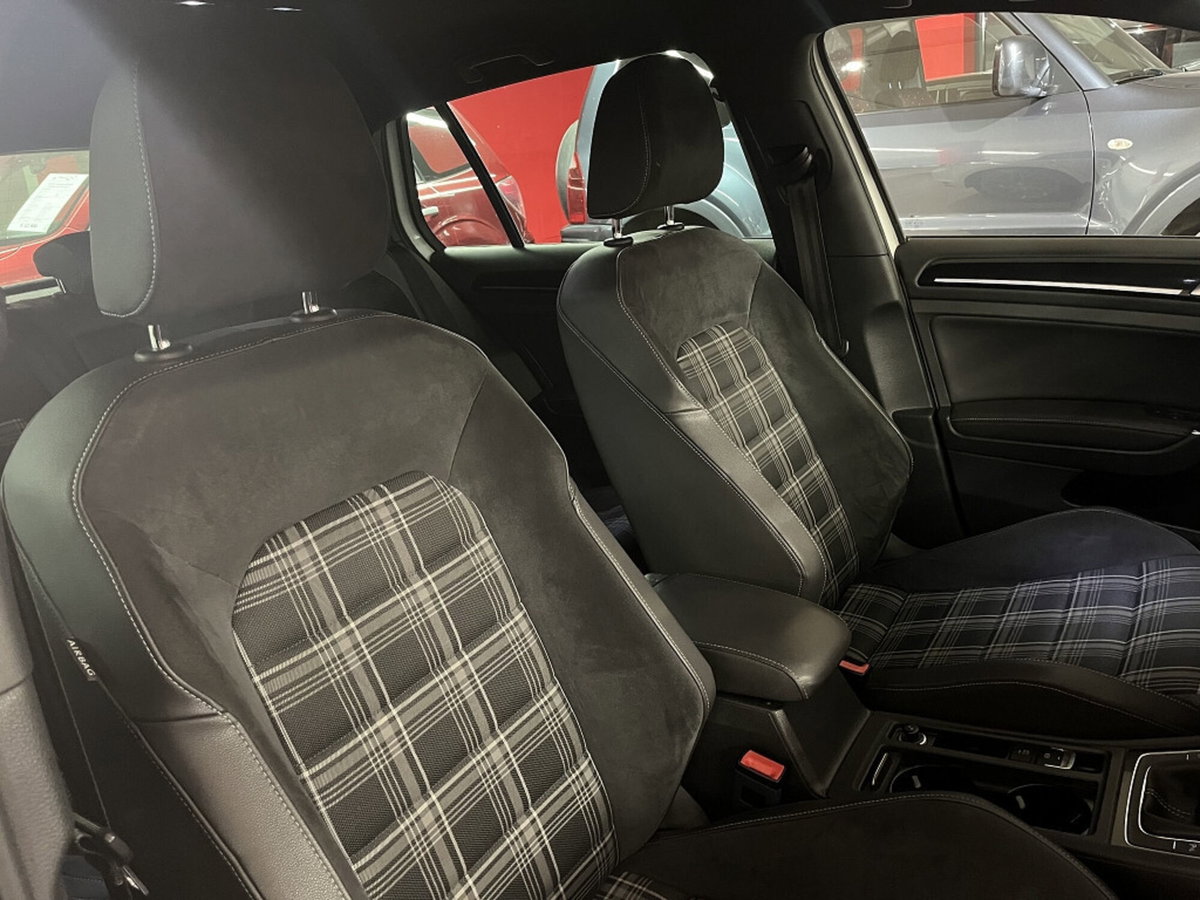 Volkswagen Golf GTD 2.0 TDI 3p. BlueMotion Technology (9)