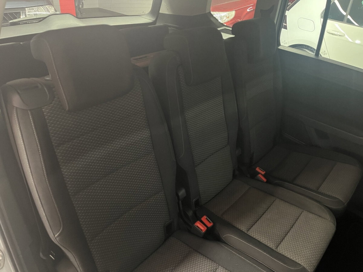 Volkswagen Touran 1.6 TDI DSG Comfortline BlueMotion Technology (10)