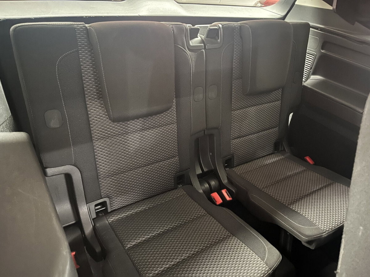 Volkswagen Touran 1.6 TDI DSG Comfortline BlueMotion Technology (11)