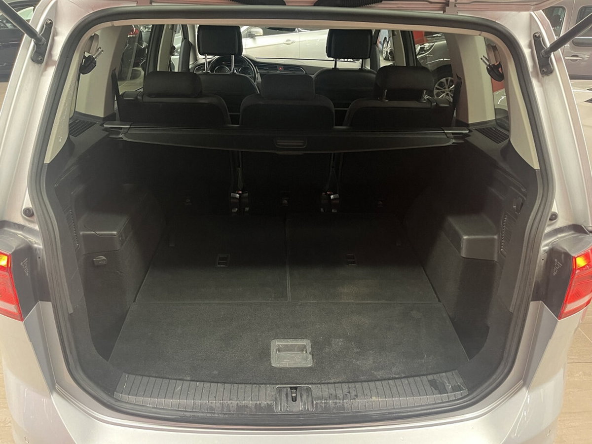 Volkswagen Touran 1.6 TDI DSG Comfortline BlueMotion Technology (13)