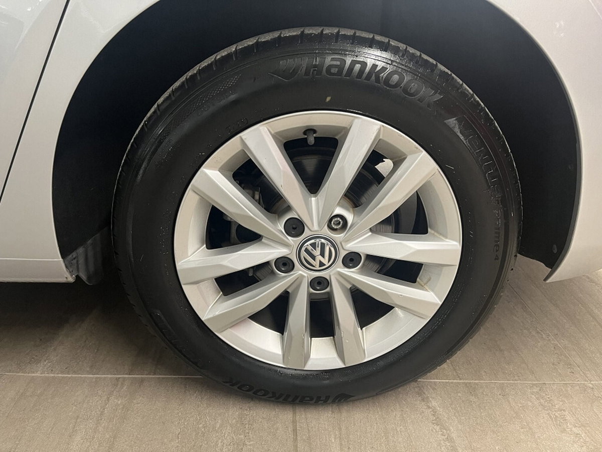 Volkswagen Touran 1.6 TDI DSG Comfortline BlueMotion Technology (15)
