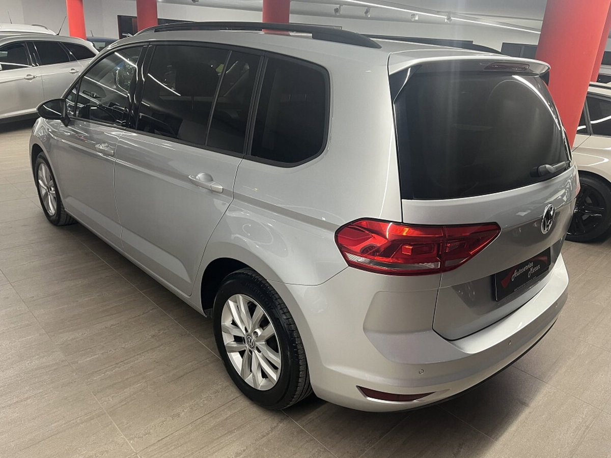 Volkswagen Touran 1.6 TDI DSG Comfortline BlueMotion Technology (5)