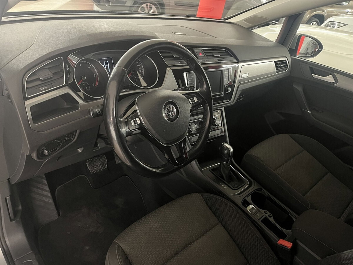 Volkswagen Touran 1.6 TDI DSG Comfortline BlueMotion Technology (6)