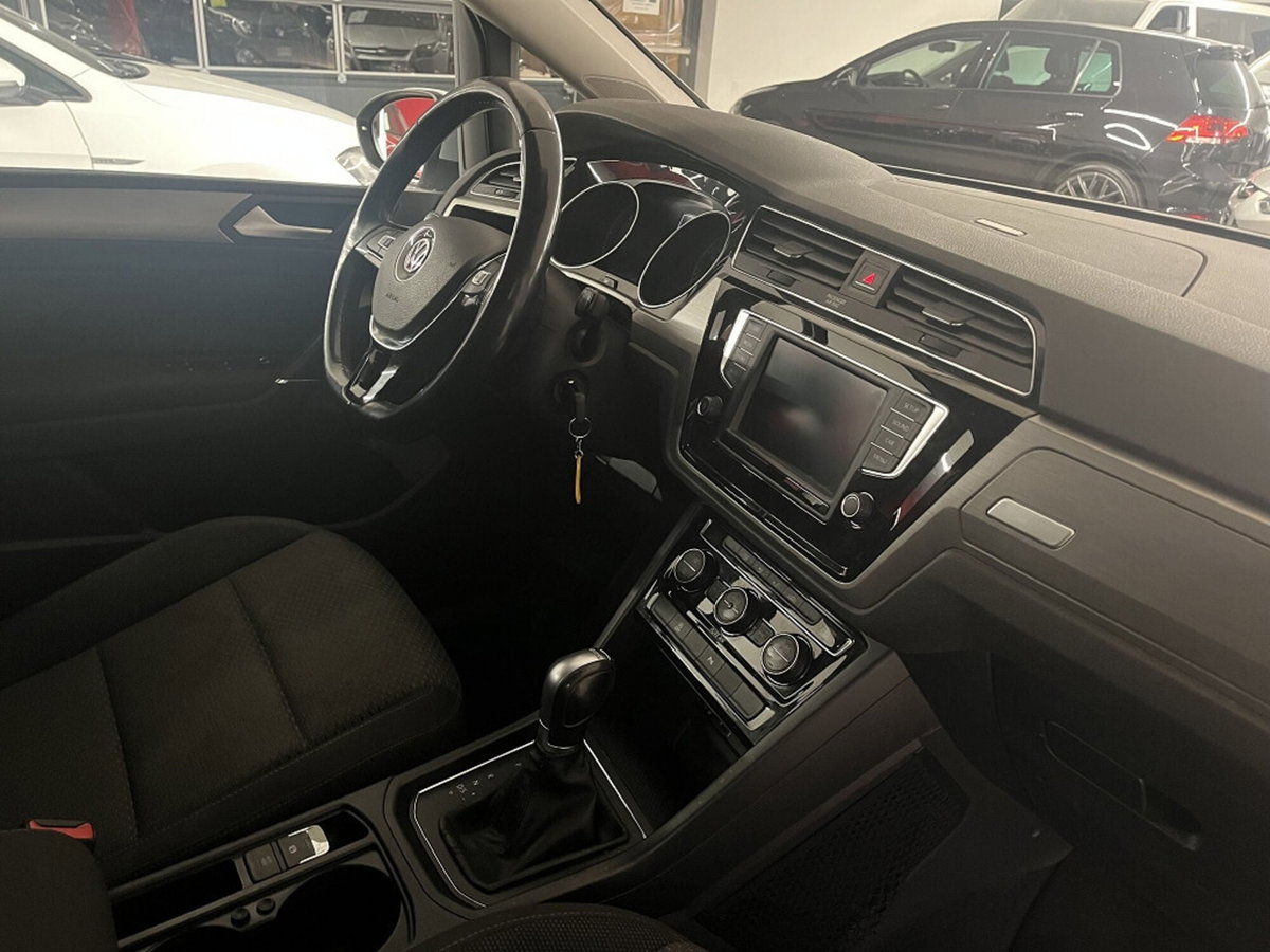 Volkswagen Touran 1.6 TDI DSG Comfortline BlueMotion Technology (8)