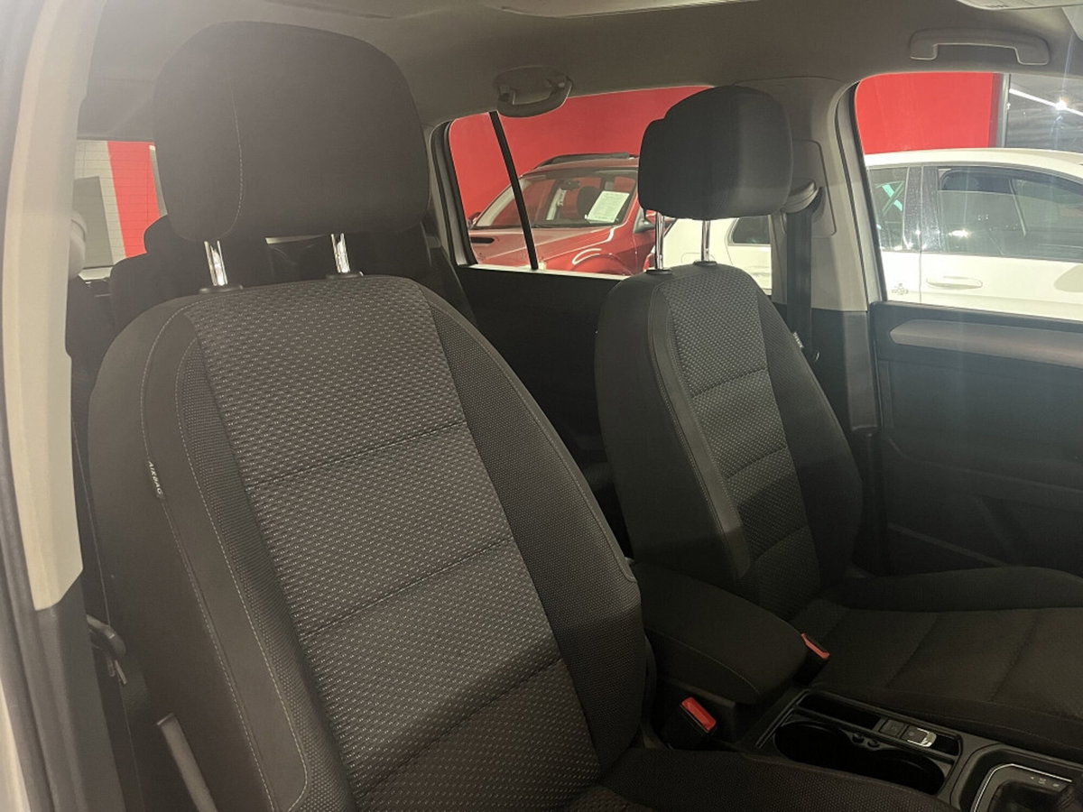 Volkswagen Touran 1.6 TDI DSG Comfortline BlueMotion Technology (9)