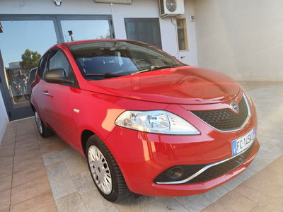 Lancia Ypsilon 1.2 69 CV 5 porte Silver usata