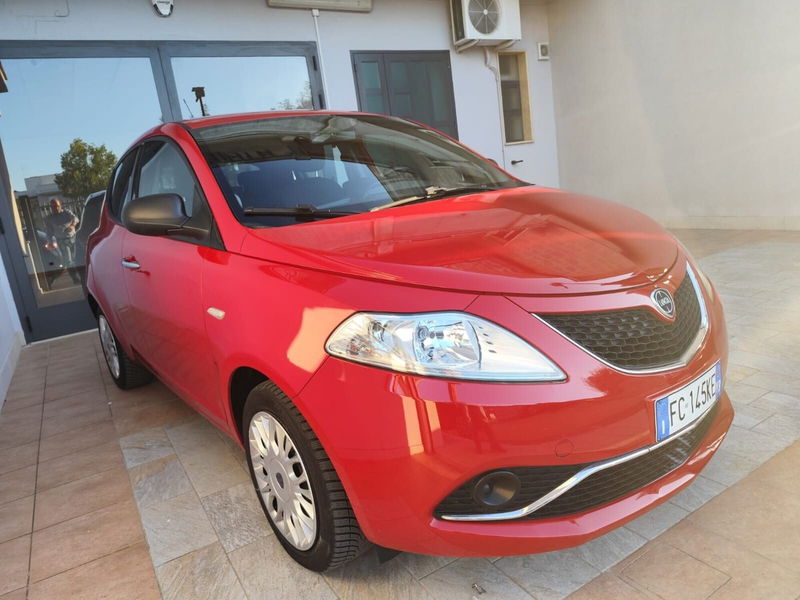 Lancia Ypsilon 1.2 69 CV 5 porte Silver