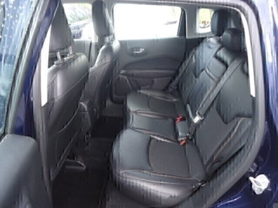 Jeep Compass 1.6 Multijet II 2WD Business (13)