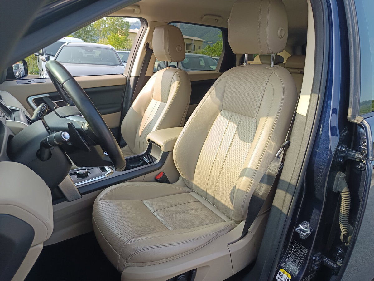 Land Rover Discovery Sport 2.0 TD4 180 CV HSE (12)