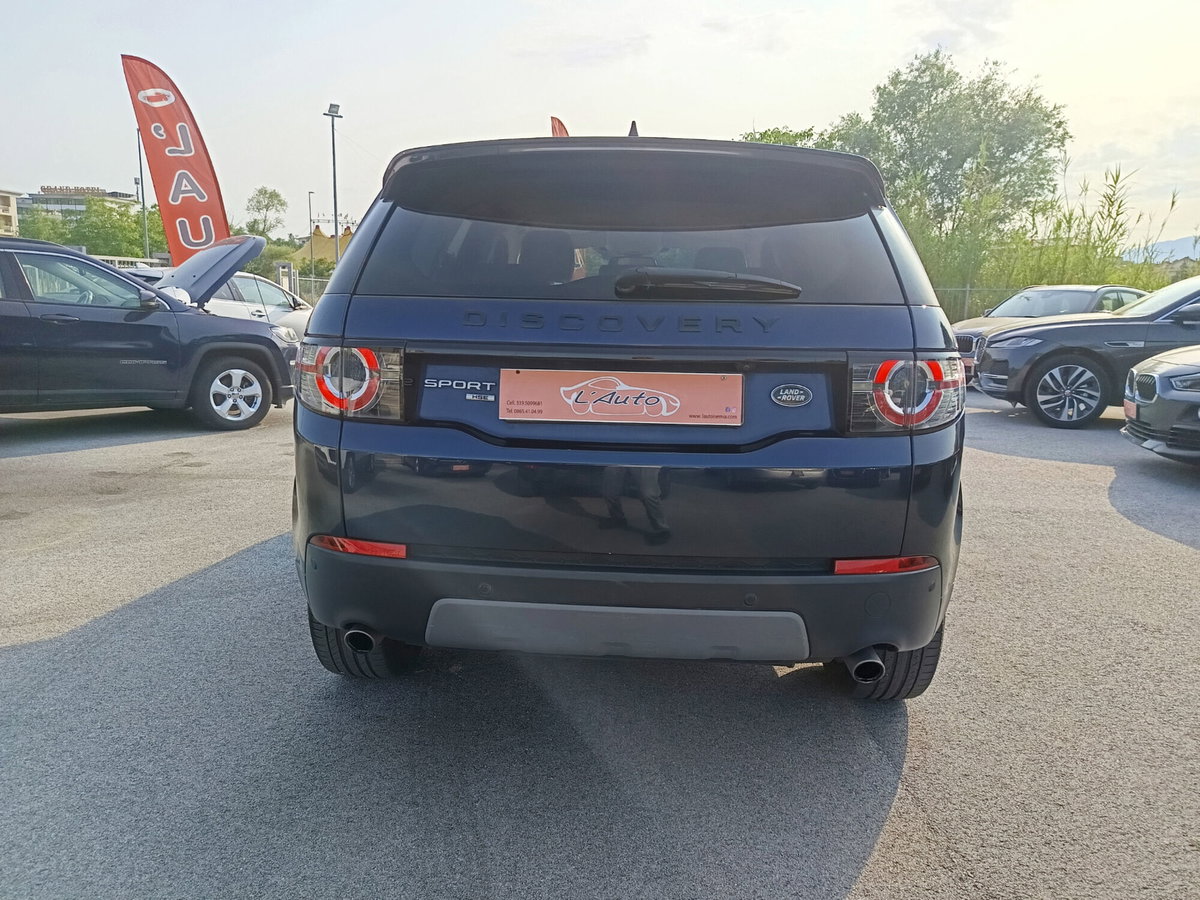 Land Rover Discovery Sport 2.0 TD4 180 CV HSE (5)