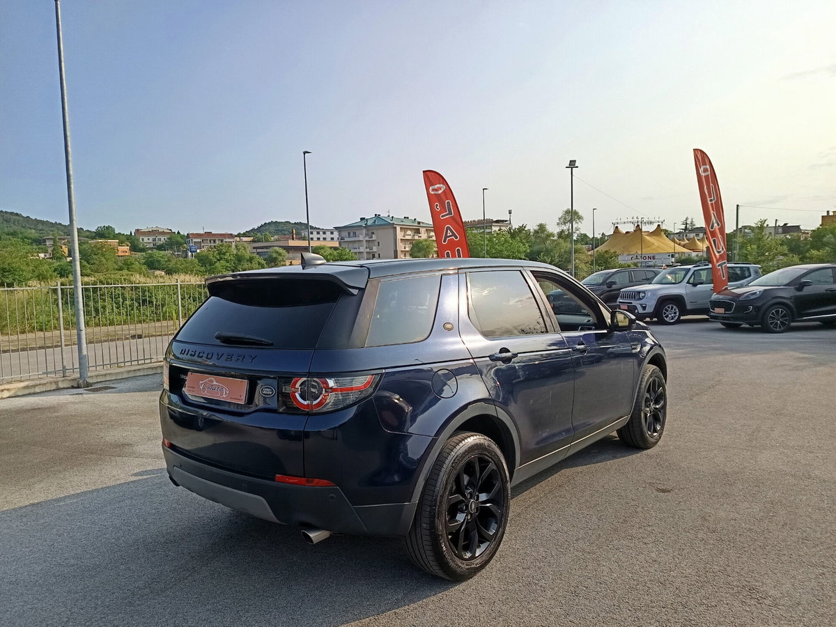 Land Rover Discovery Sport 2.0 TD4 180 CV HSE (6)