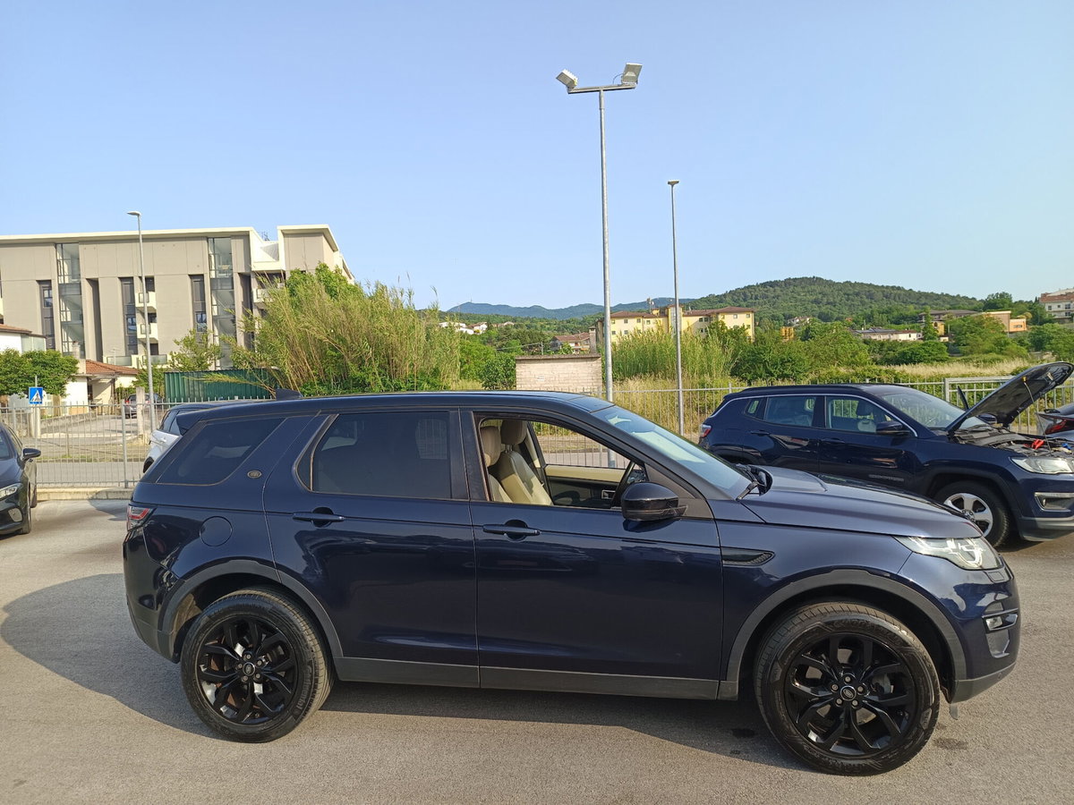 Land Rover Discovery Sport 2.0 TD4 180 CV HSE (7)