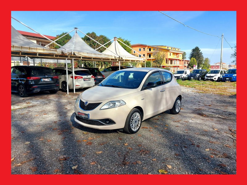 Lancia Ypsilon 1.2 69 CV 5 porte Gold