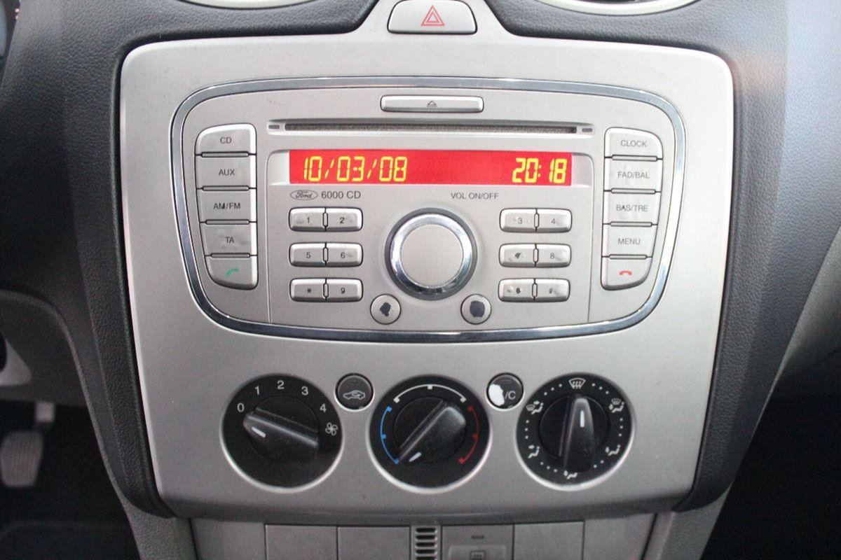 Ford Focus Station Wagon 1.6 TDCi (90CV) SW Tit. (13)