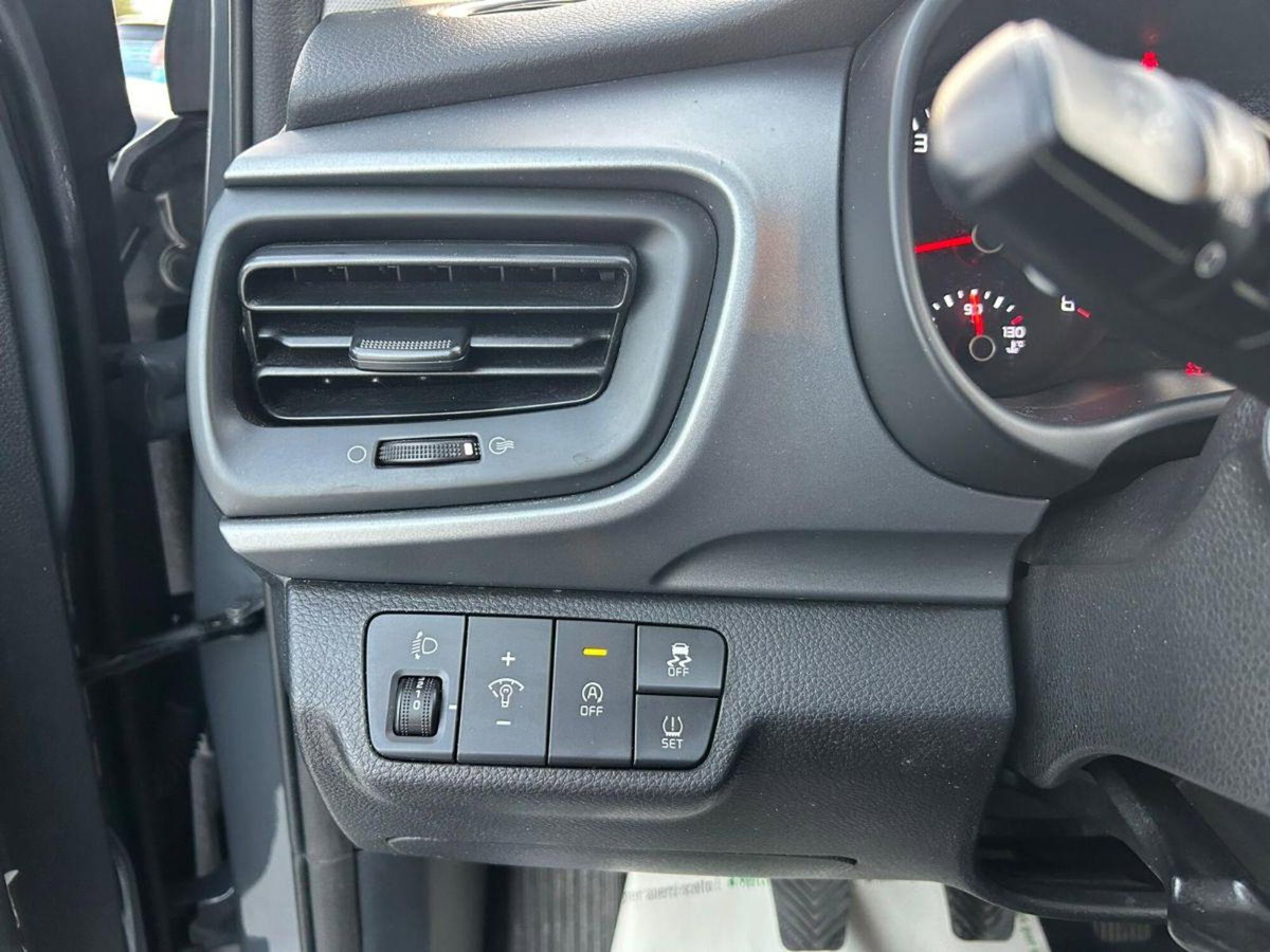 Kia Stonic 1.2 MPI 84 CV Style (16)