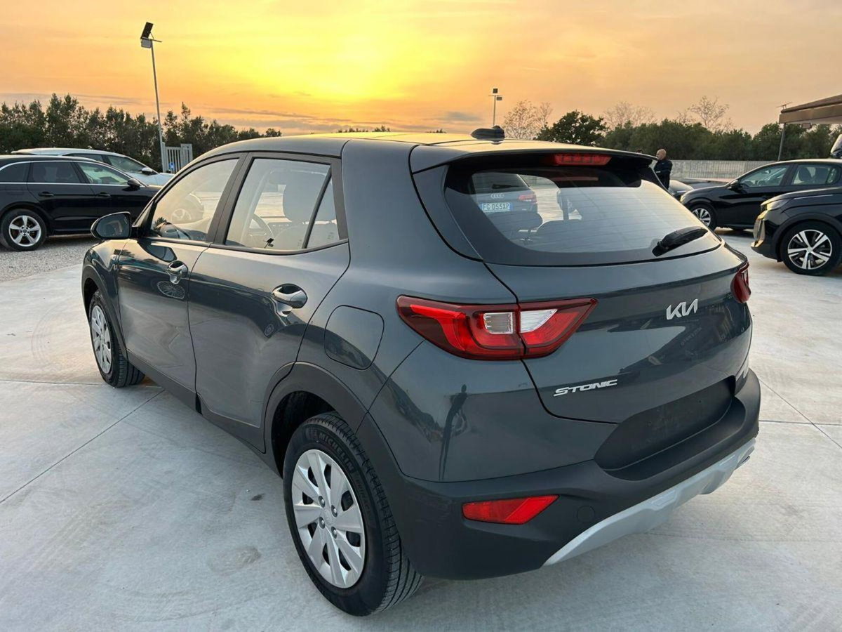 Kia Stonic 1.2 MPI 84 CV Style (4)