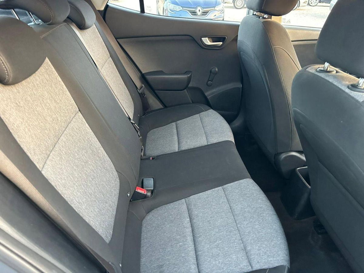 Kia Stonic 1.2 MPI 84 CV Style (6)