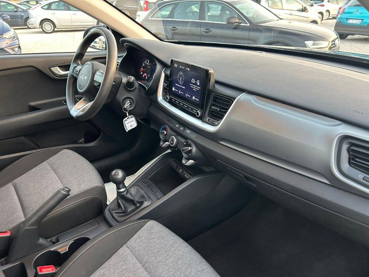Kia Stonic 1.2 MPI 84 CV Style (8)