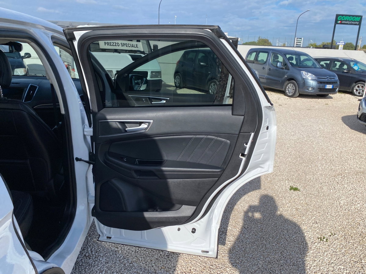 Ford Edge 2.0 TDCI 210 CV AWD S&S Powershift ST Line (14)