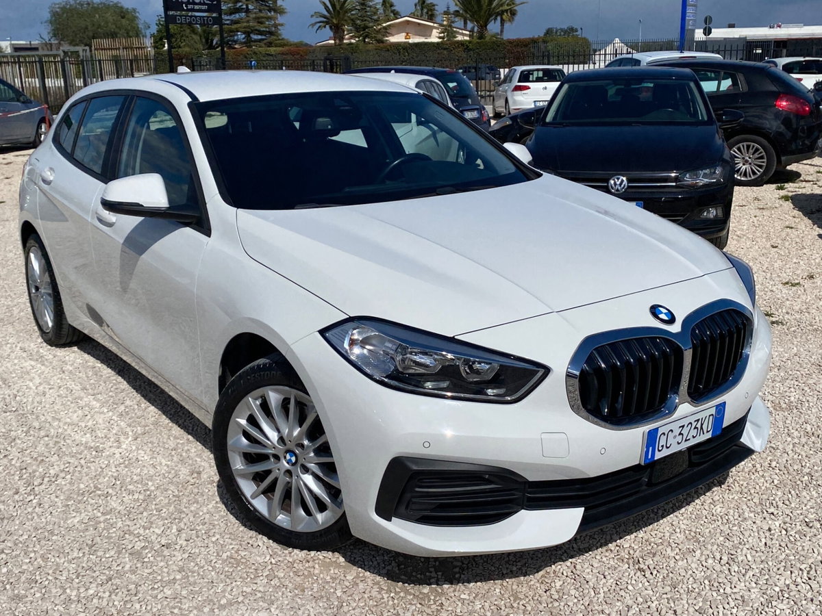 BMW Serie 1 116d 2.0 116CV cat 5 porte Attiva DPF