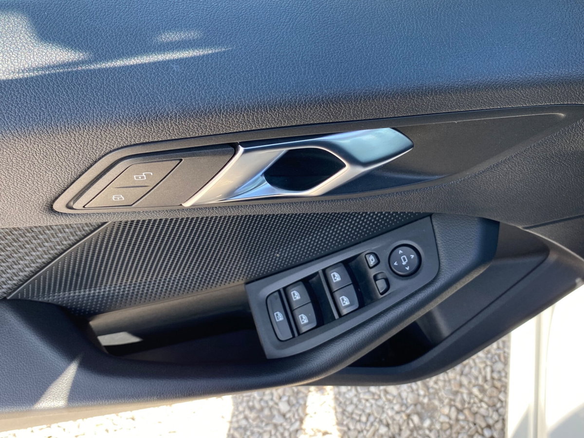 BMW Serie 1 116d 2.0 116CV cat 5 porte Attiva DPF (11)
